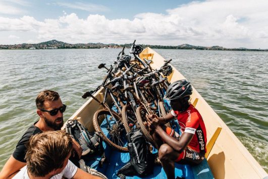 13 Jours Safaris -Vélo-Bateau- Lac victoria